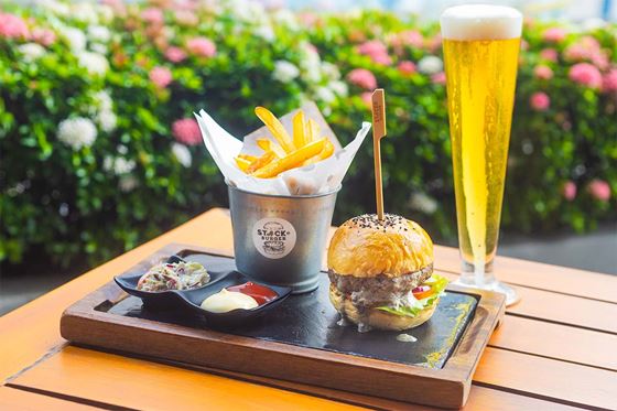 60th anniversary - Truffle Burger Set  - 苏梅岛遨舍查汶度假酒店